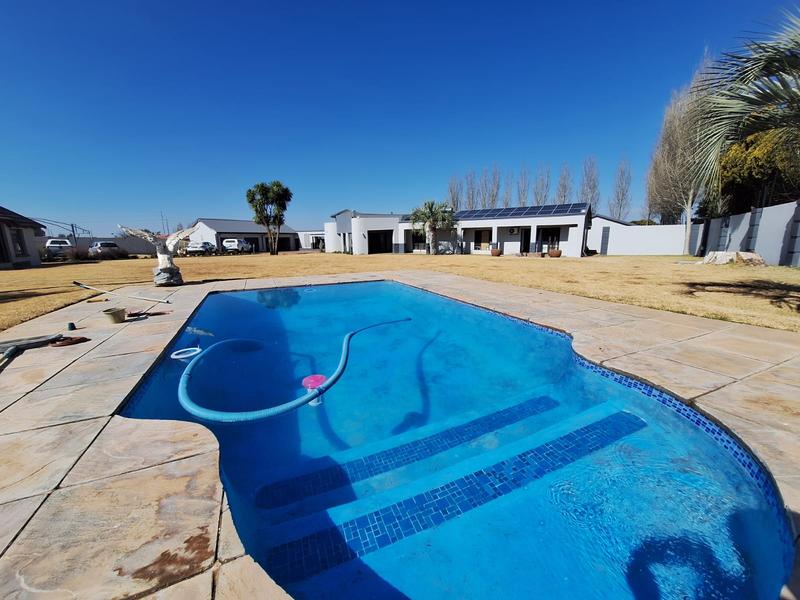 4 Bedroom Property for Sale in Flamwood North West